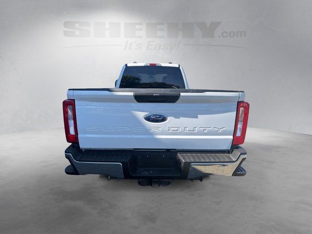 Certified Used 2025 Oxford White Ford XLT image 13