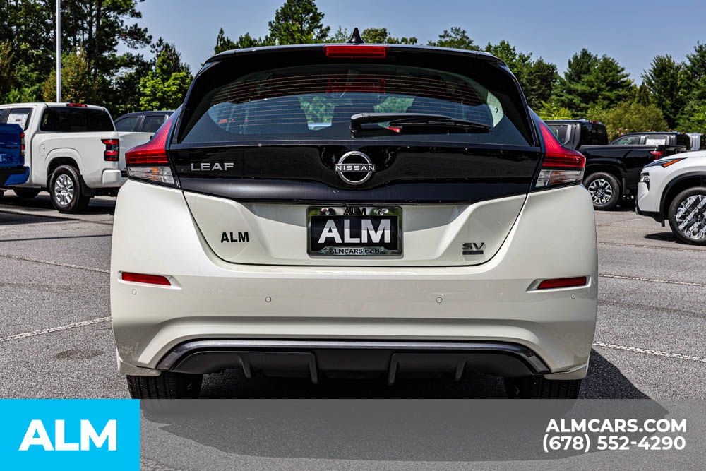 2025 Nissan Leaf SV Plus photo 11