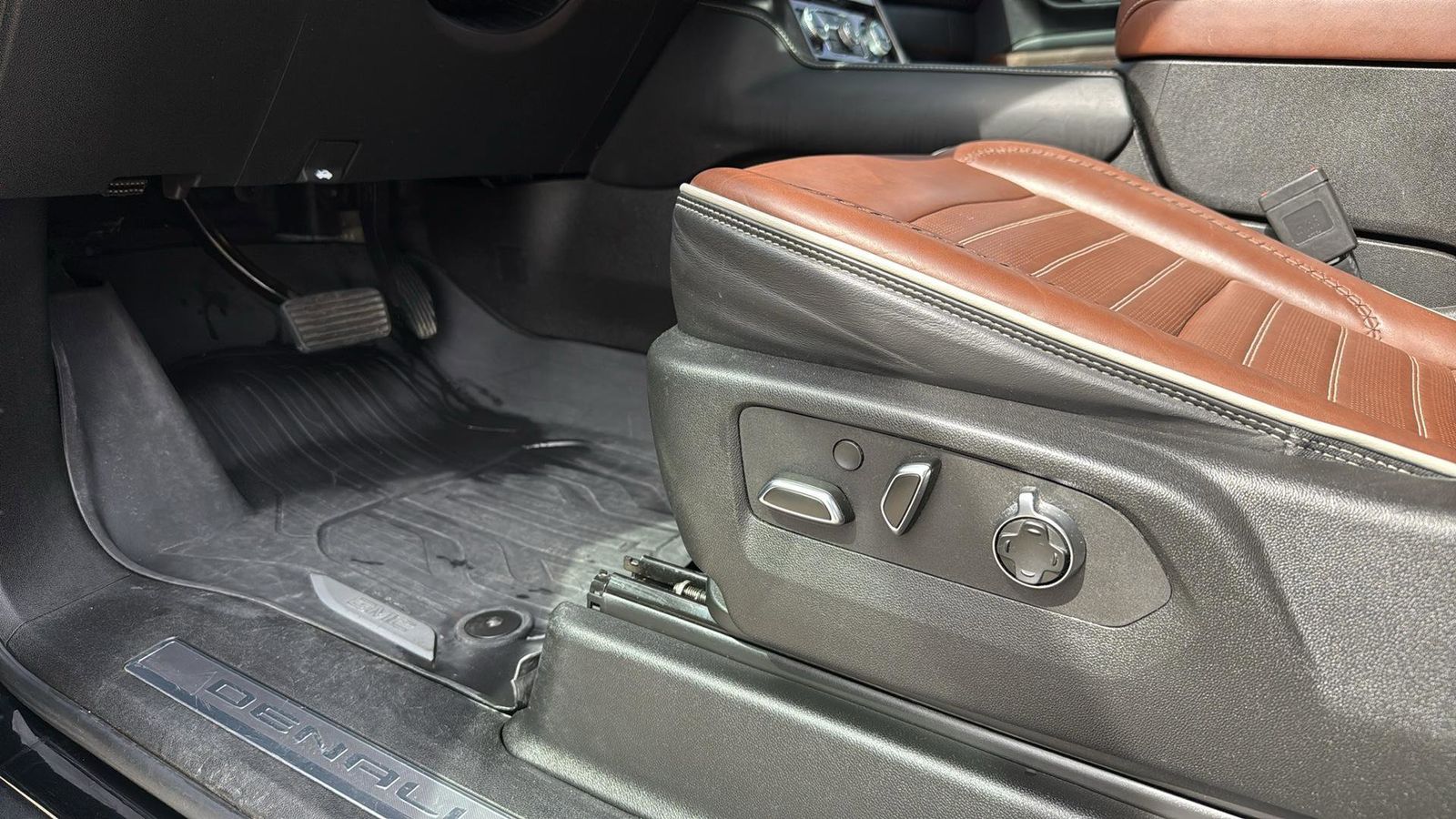 Used Car 2023 Gmc Yukon Xl  Denali Ultimate For Sale Under $70,000 In Austin, Texas