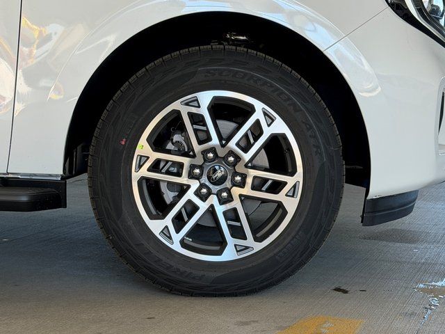 New 2026 Star White Metallic Tri-Coat Ford Active image 4