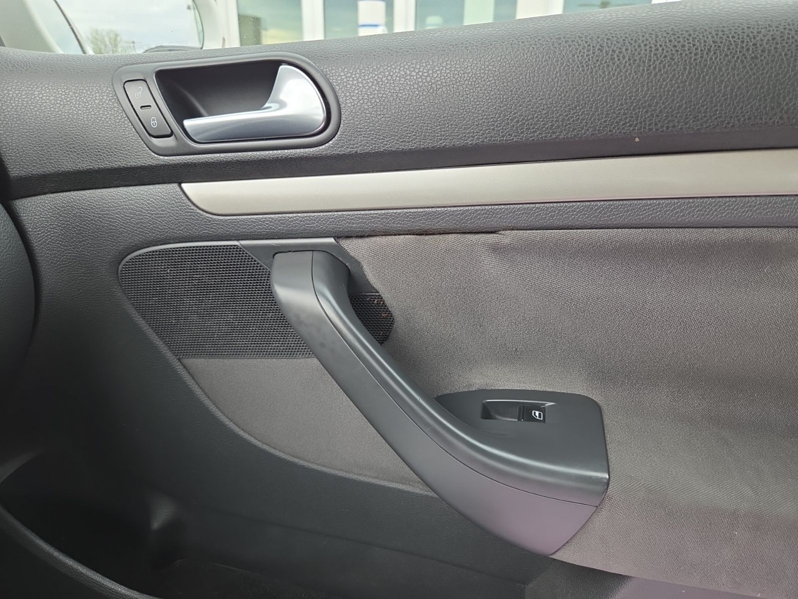 used 2009 Volkswagen Rabbit car, priced at $4,700