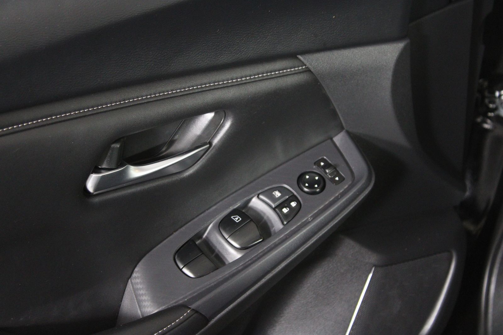 Used 2023 Black Nissan S image 15