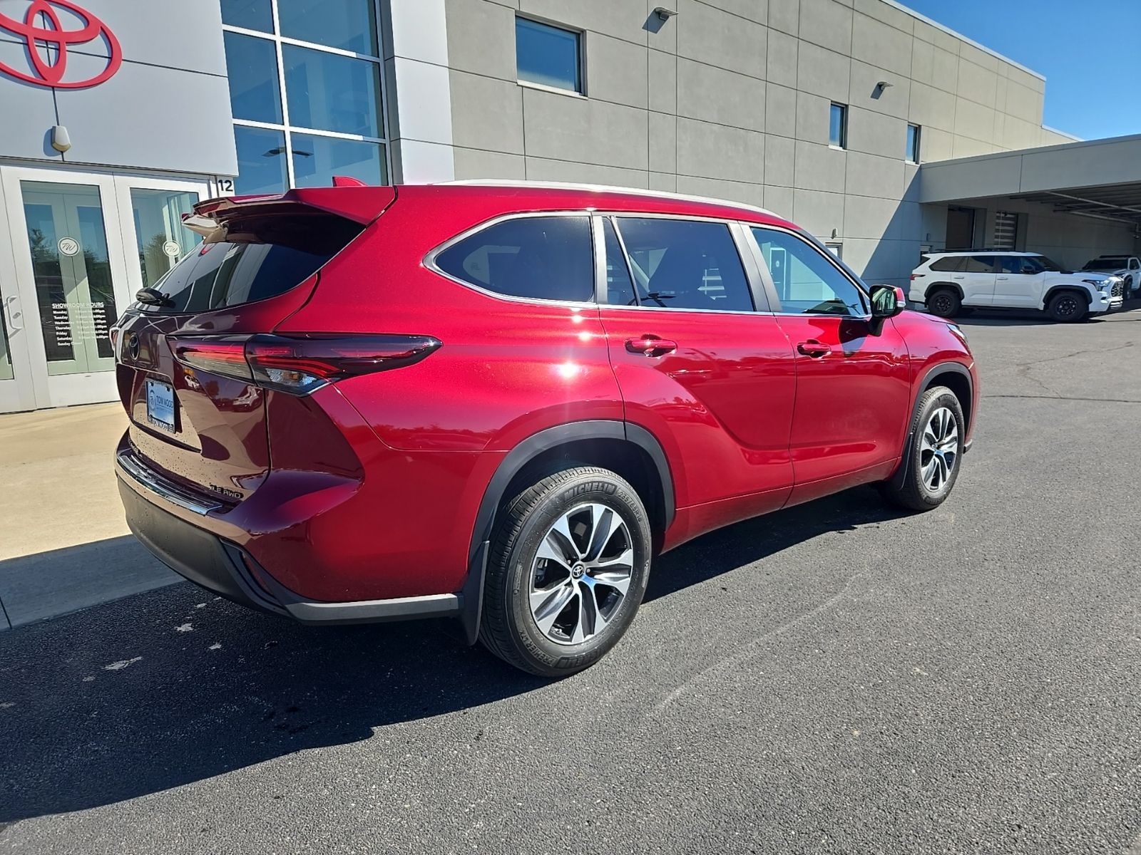 used 2024 Toyota Highlander car, priced at $41,850