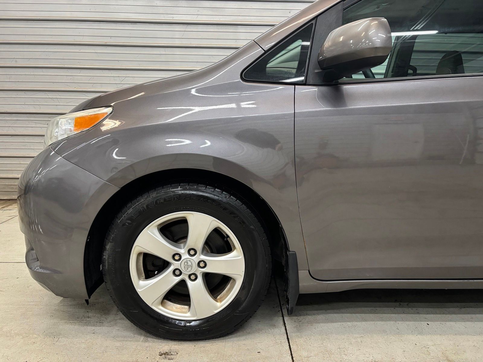 Photo 4 of 2016 Toyota Sienna LE 7-Passenger Auto Access Seat