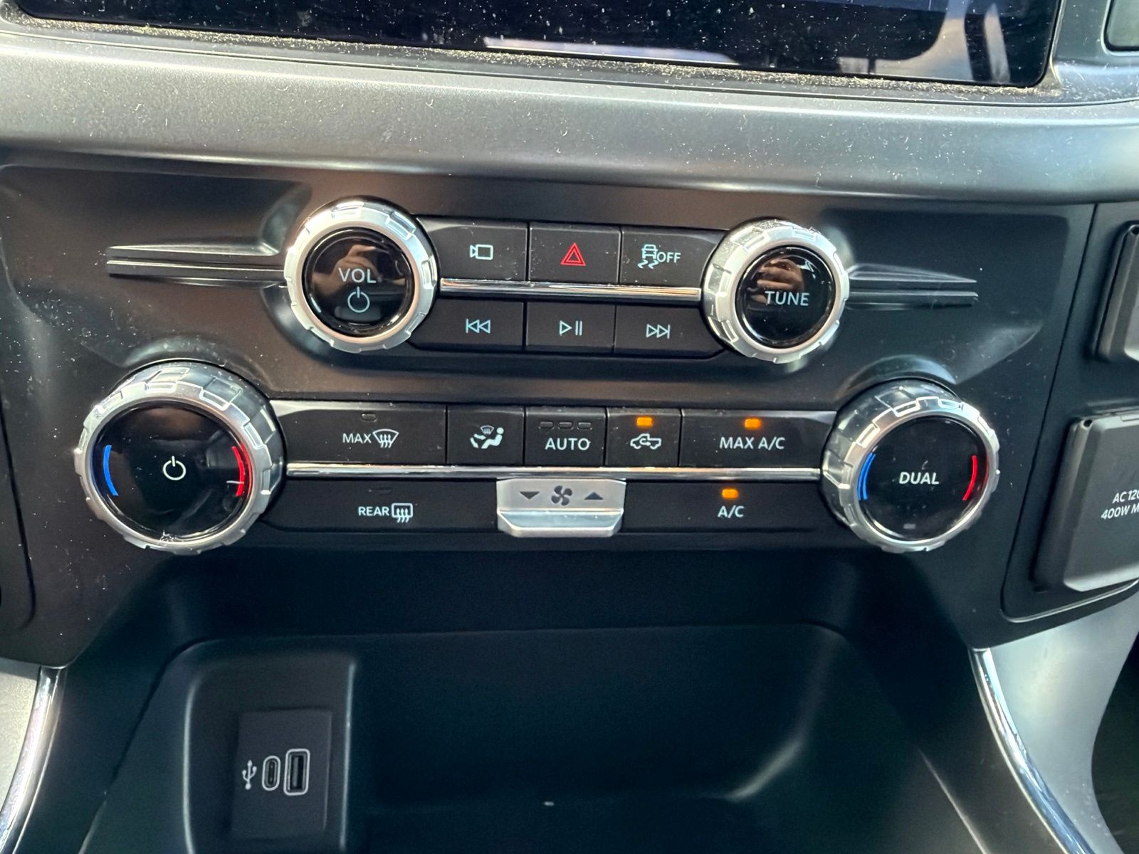 Used 2025 Carbonized Gray Metallic Ford XLT image 23