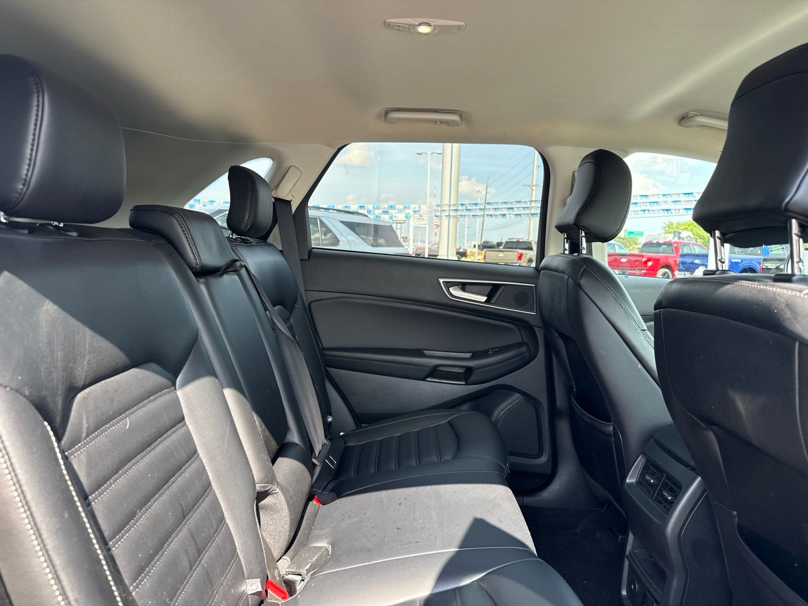 2023 Ford Edge image 8