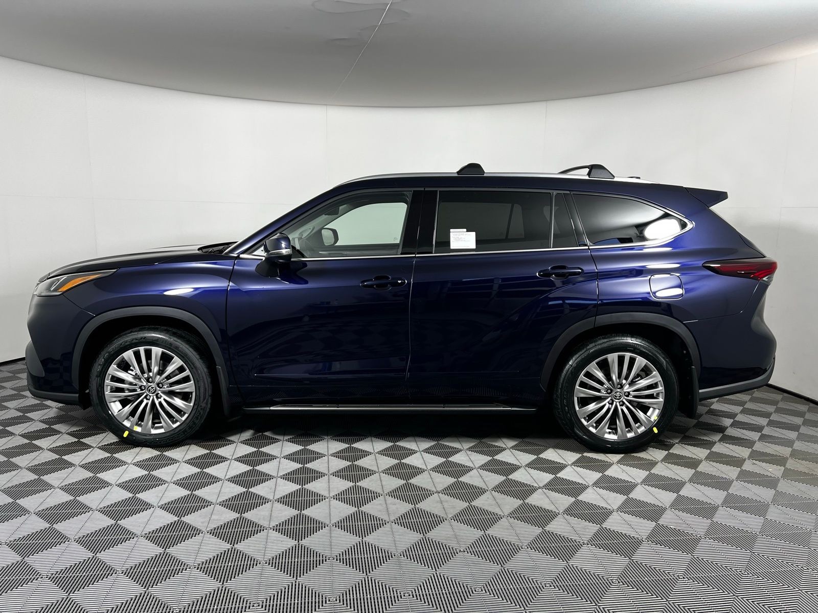 Thumbnail: 2026 Toyota Highlander - 8