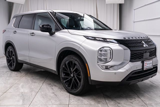 2022 Mitsubishi Outlander Black Edition FWD