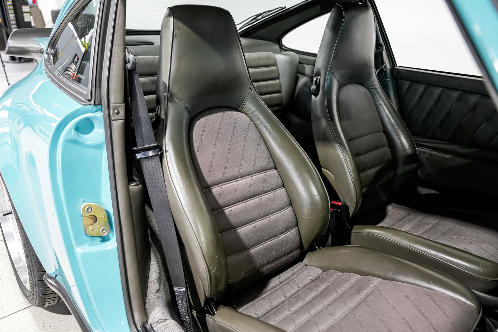 1988 Porsche 911 Carrera — photo 35