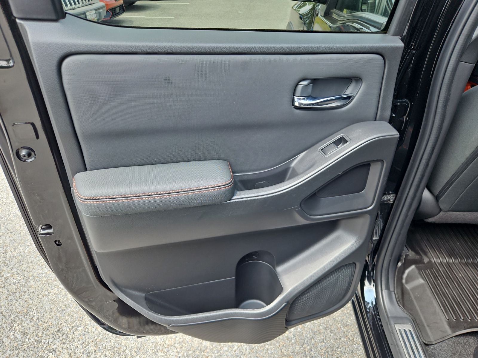Used 2023 Black Nissan PRO-4X image 31