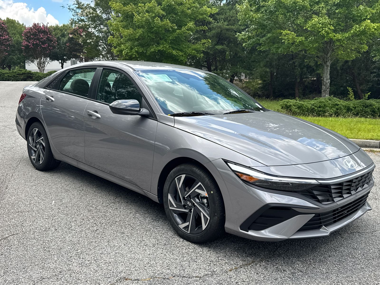2025 Hyundai Elantra SEL Sport photo 3