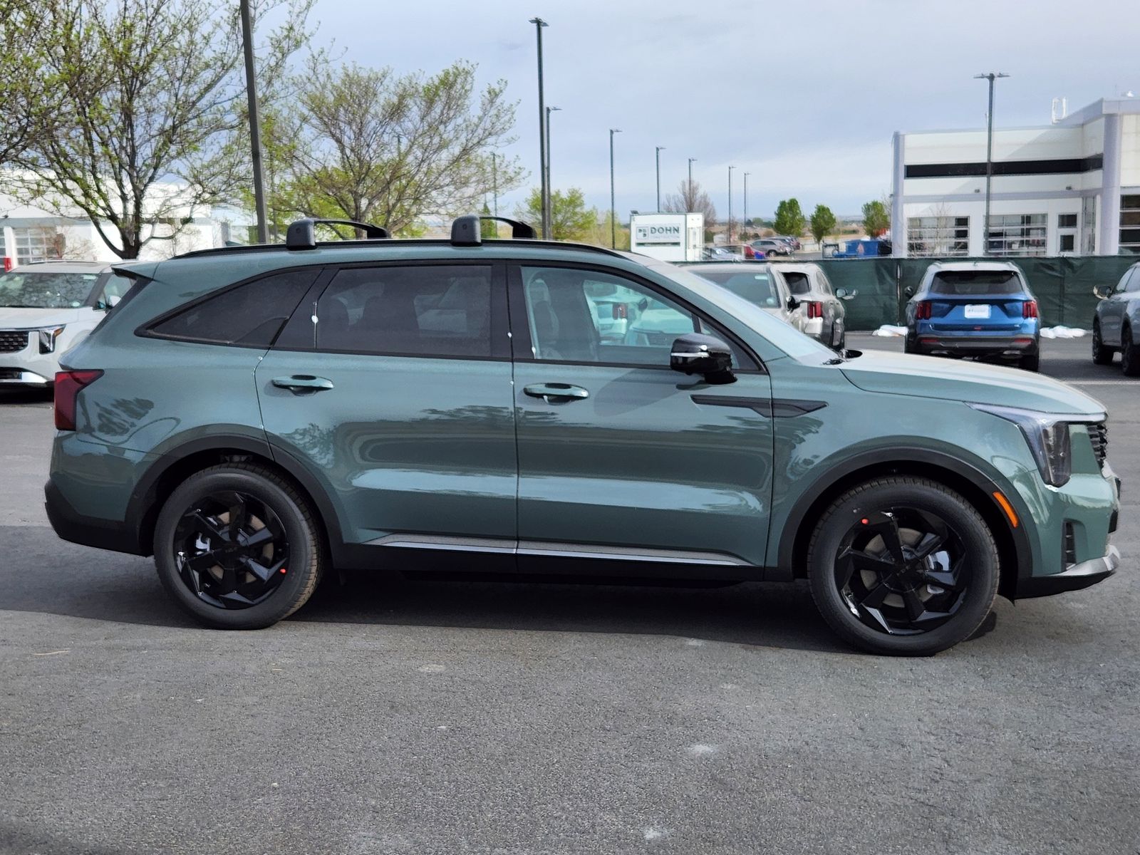 View vehicle photo 2