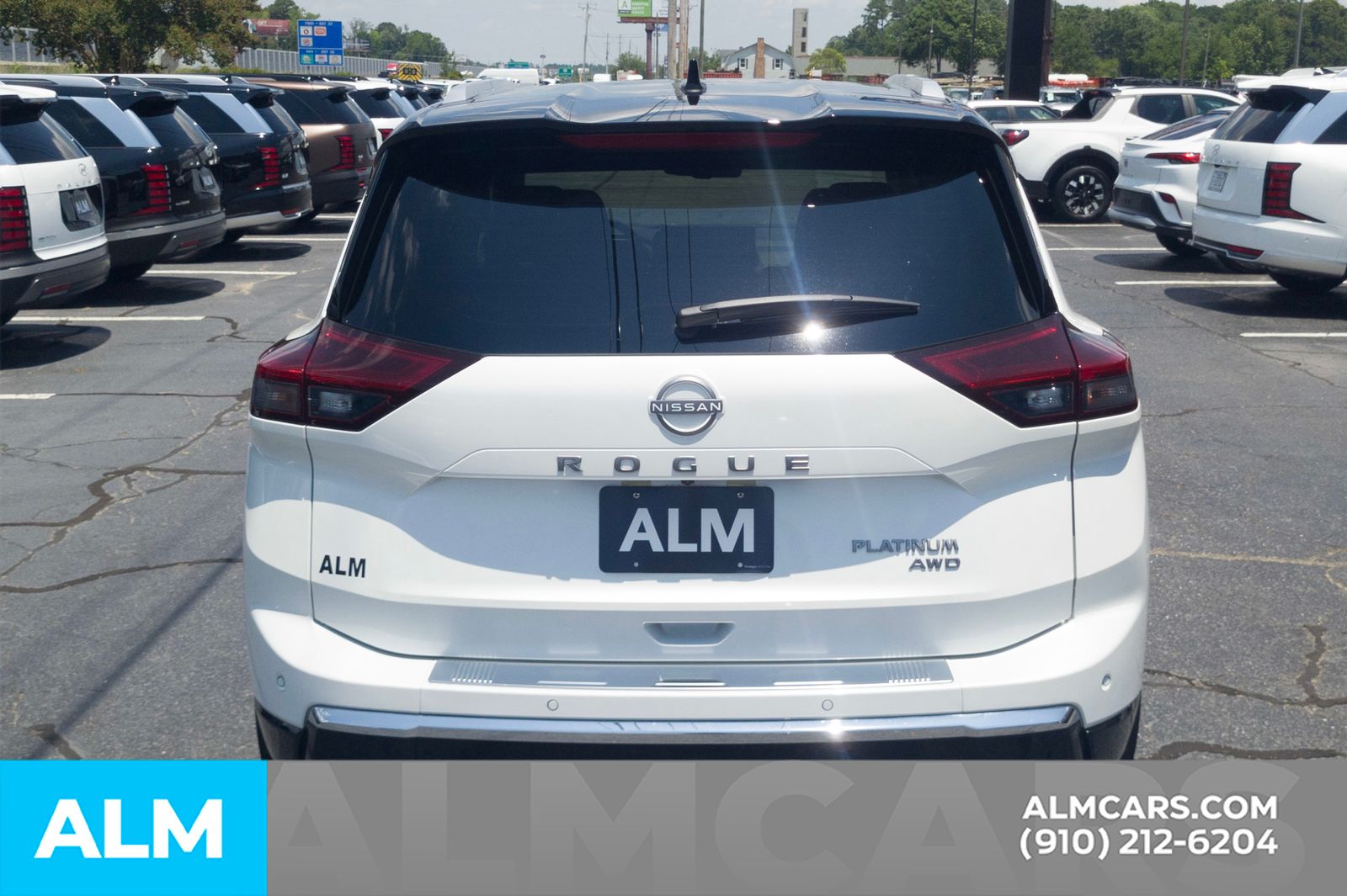 Used 2025 White Pearl Nissan Platinum image 6