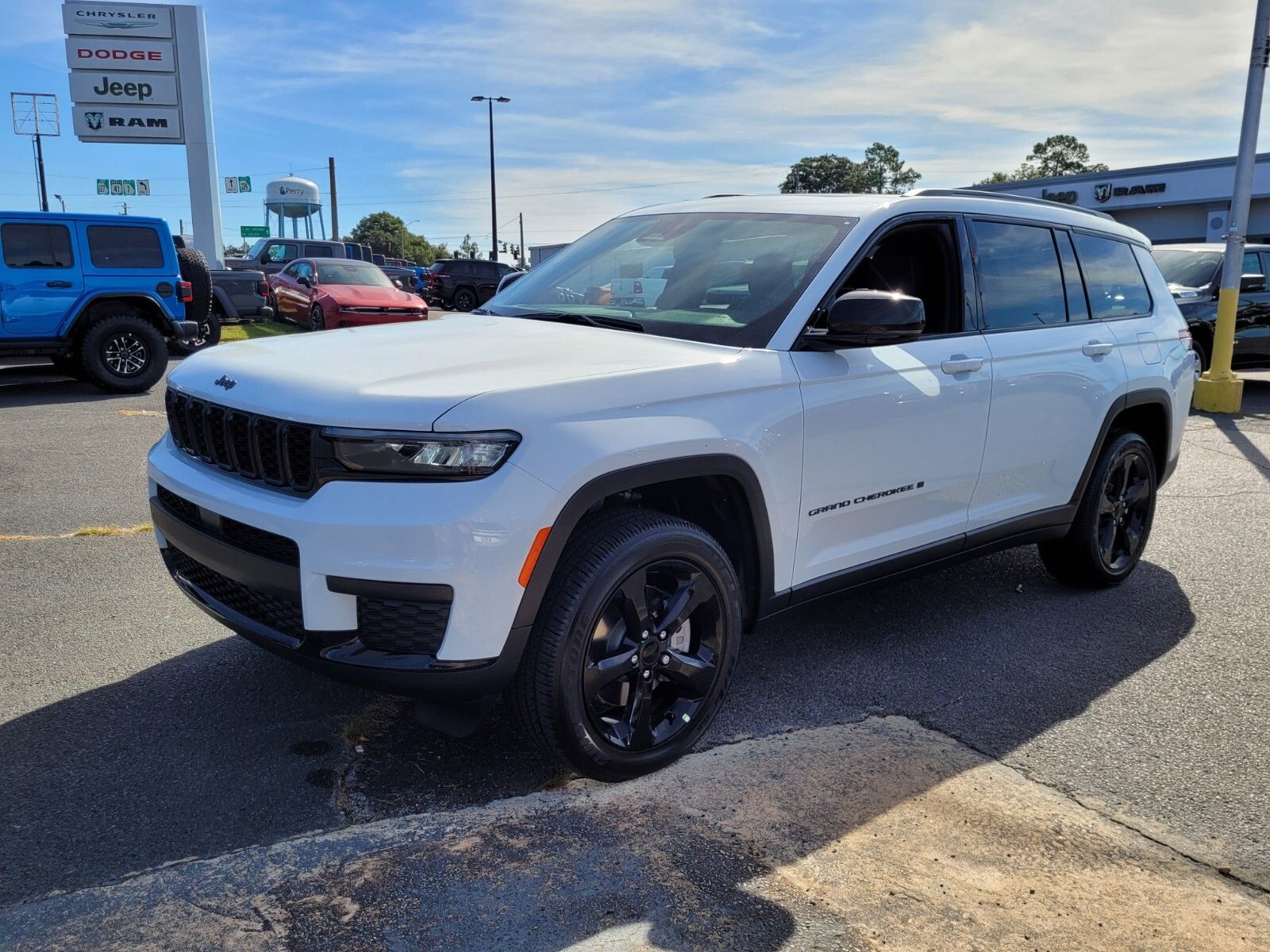 Bright White Clearcoat 2025 Jeep Grand Cherokee L Altitude X 4WD SUV / Crossover Four-Wheel Drive 8-Speed Automatic