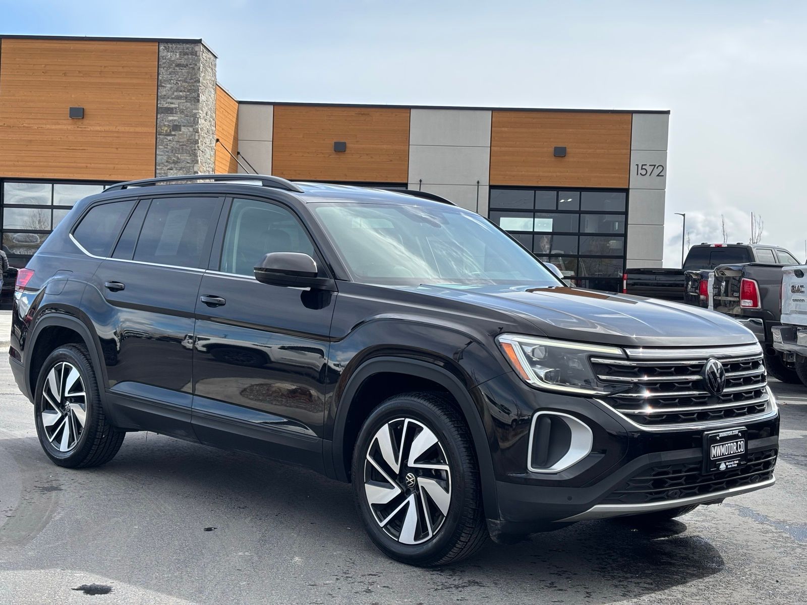 View vehicle photo 2