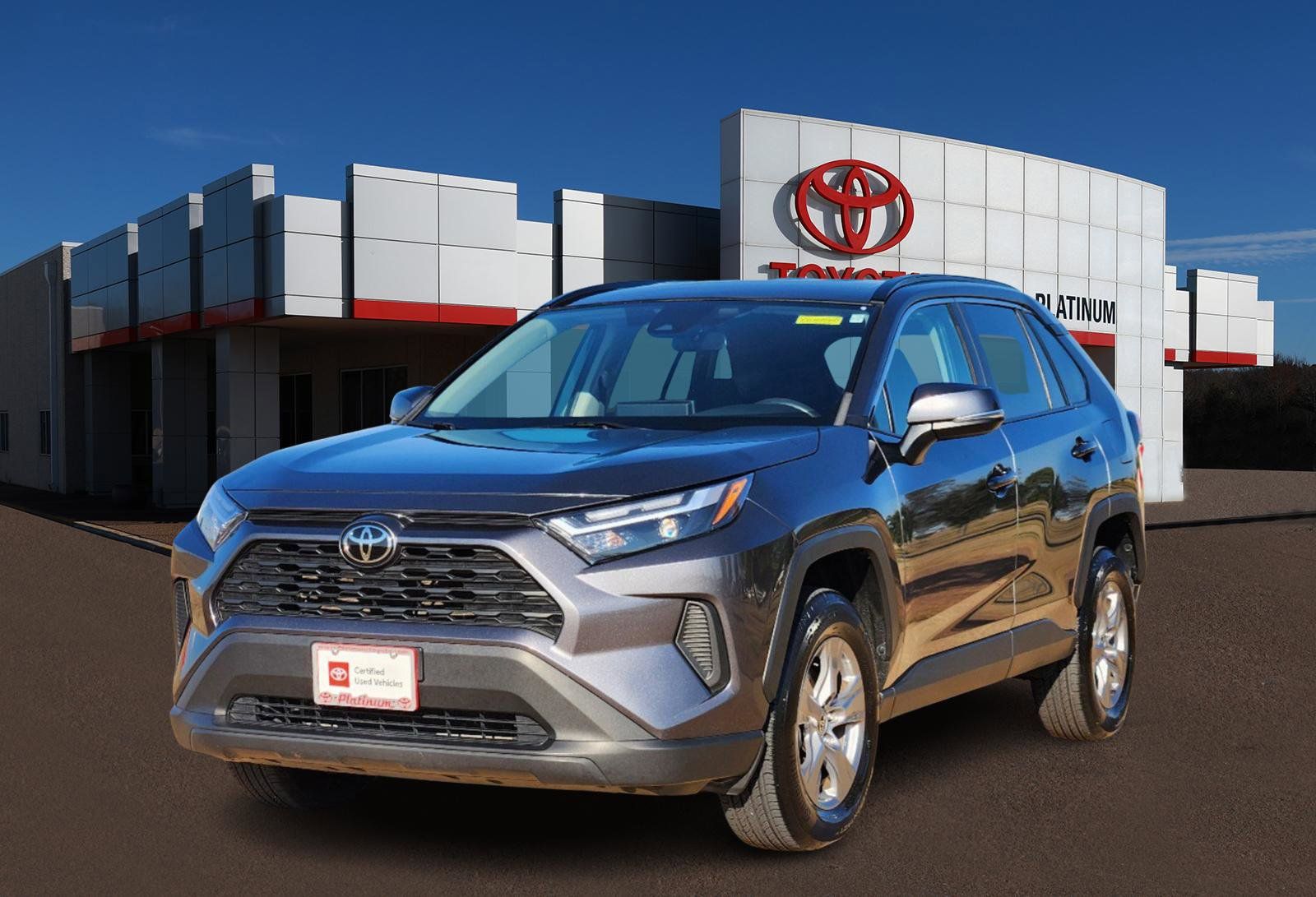 2022 Toyota RAV4 XLE 2