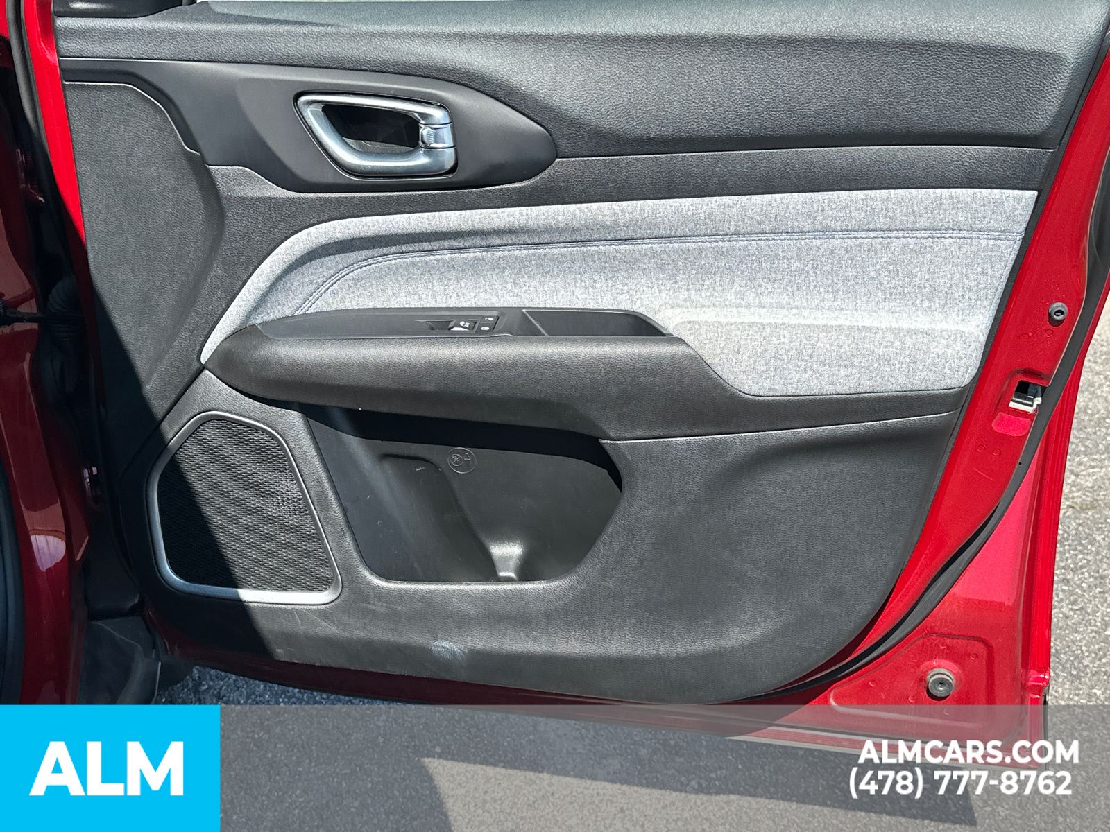 Used 2025 Red Jeep Latitude image 16