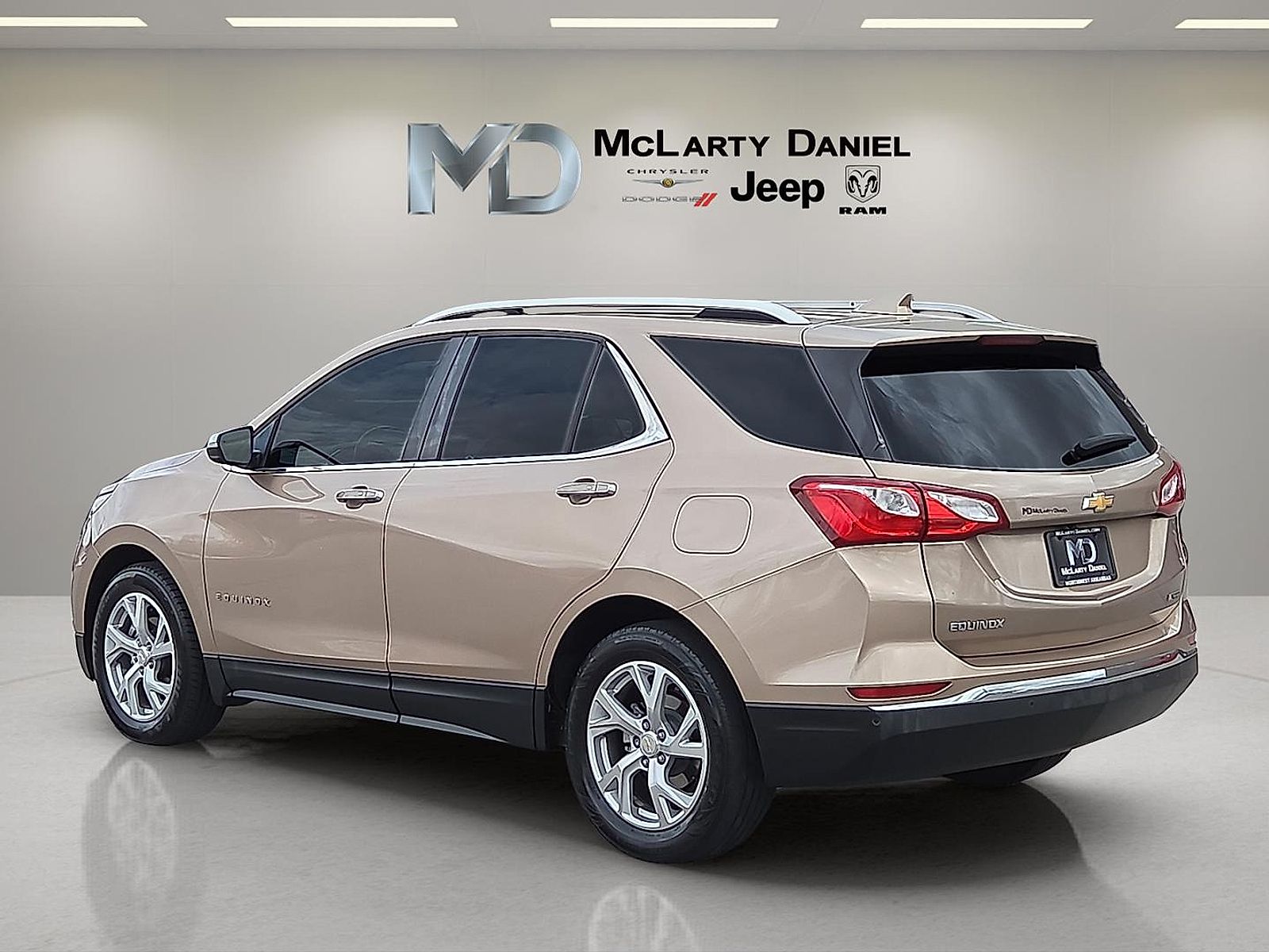 View vehicle photo 4