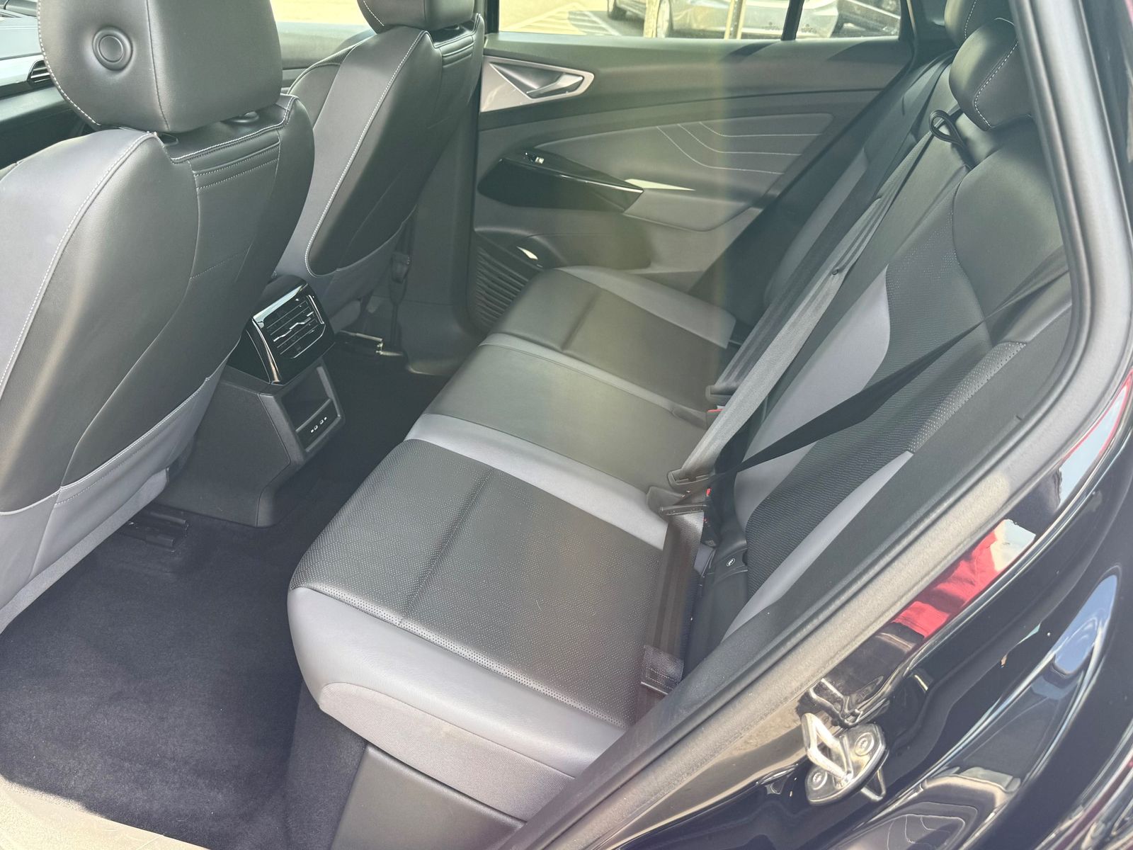 Used 2023 Black Volkswagen S image 7