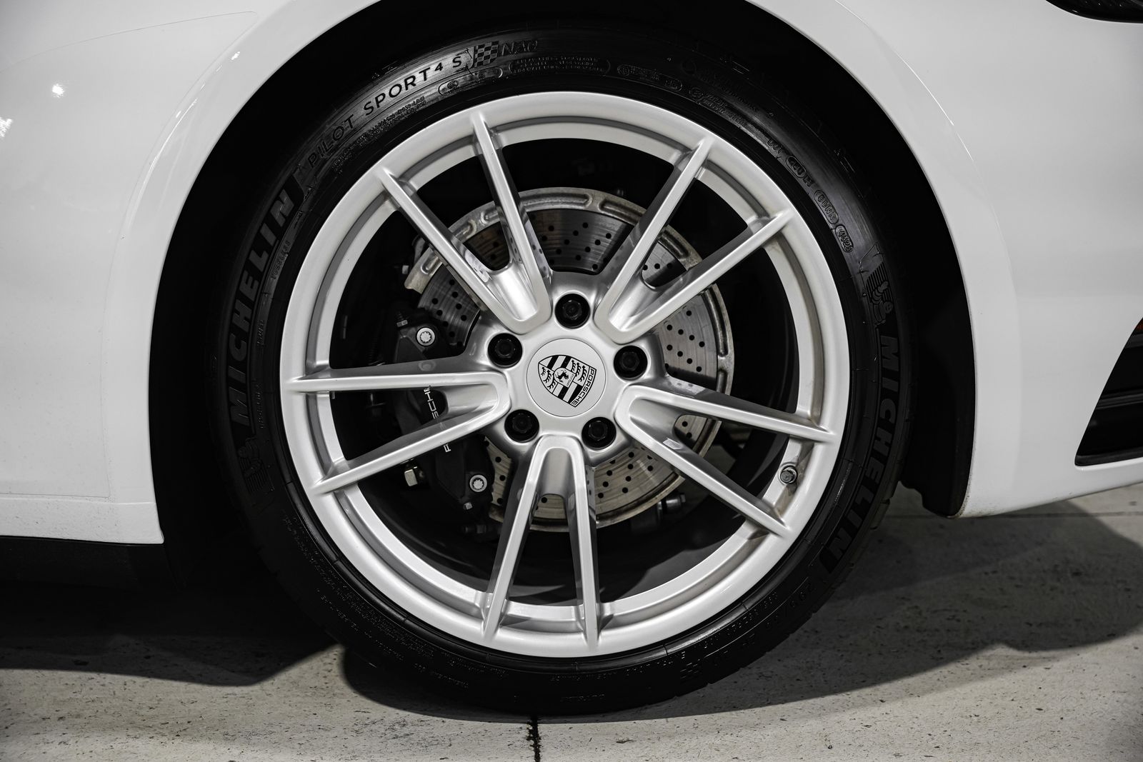 2023 Porsche 911 Carrera — photo 46