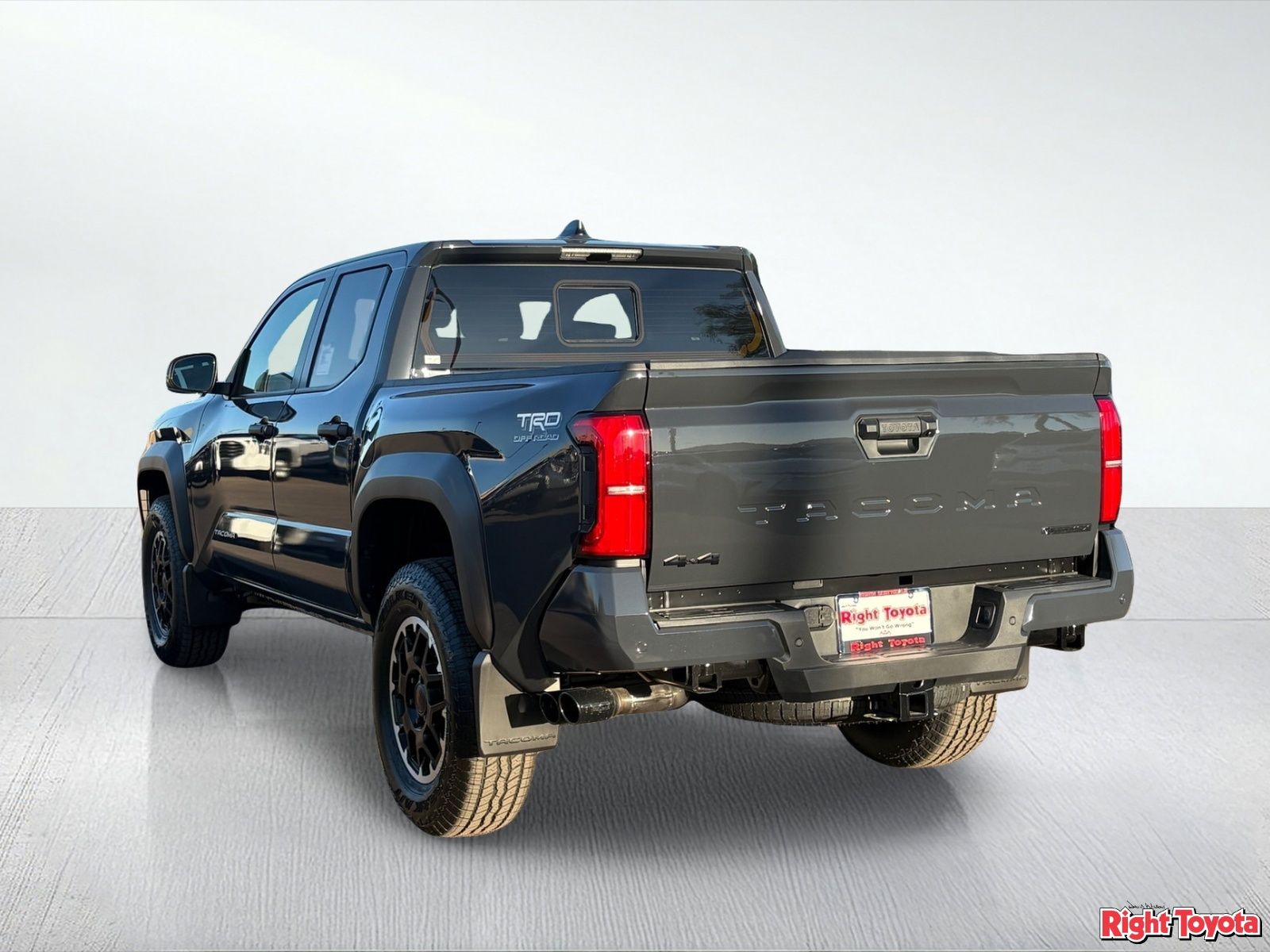 View vehicle photo 4