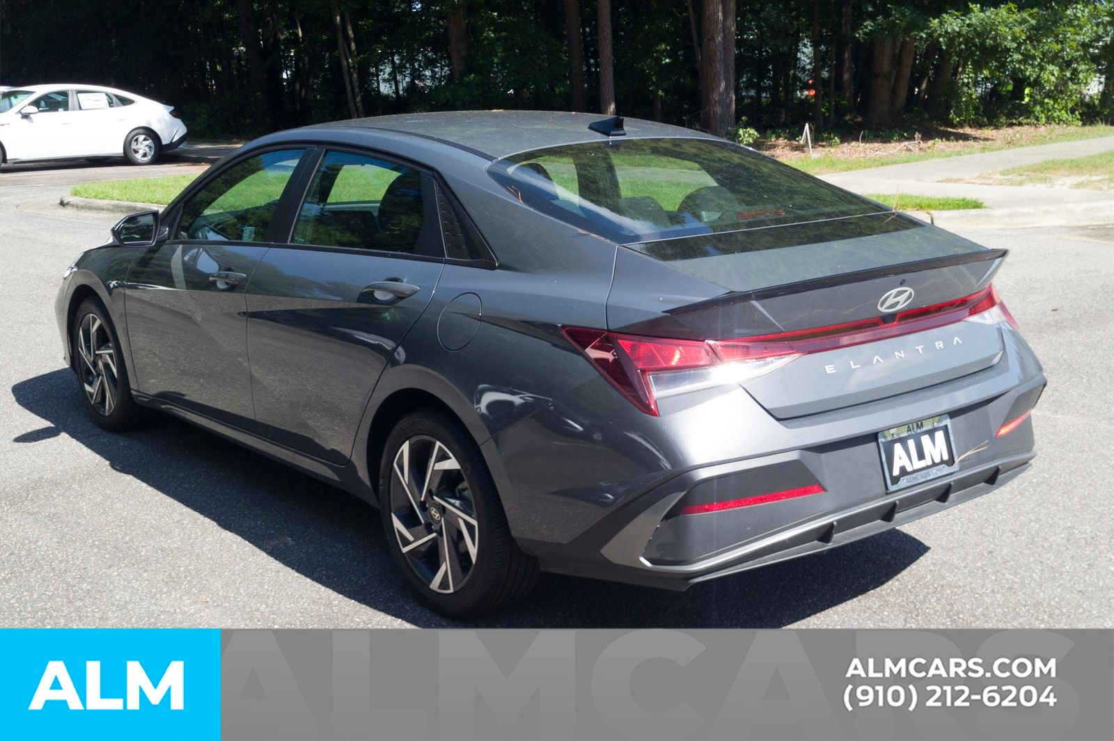 2025 Hyundai Elantra SEL Sport photo 7