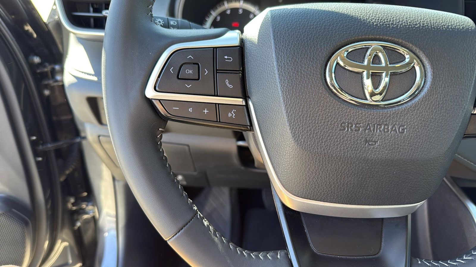 Used Car 2025 Toyota Highlander  Le For Sale Under $40,000 In Austin, Texas