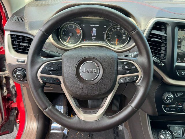 Used 2016 Red Jeep Trailhawk image 15