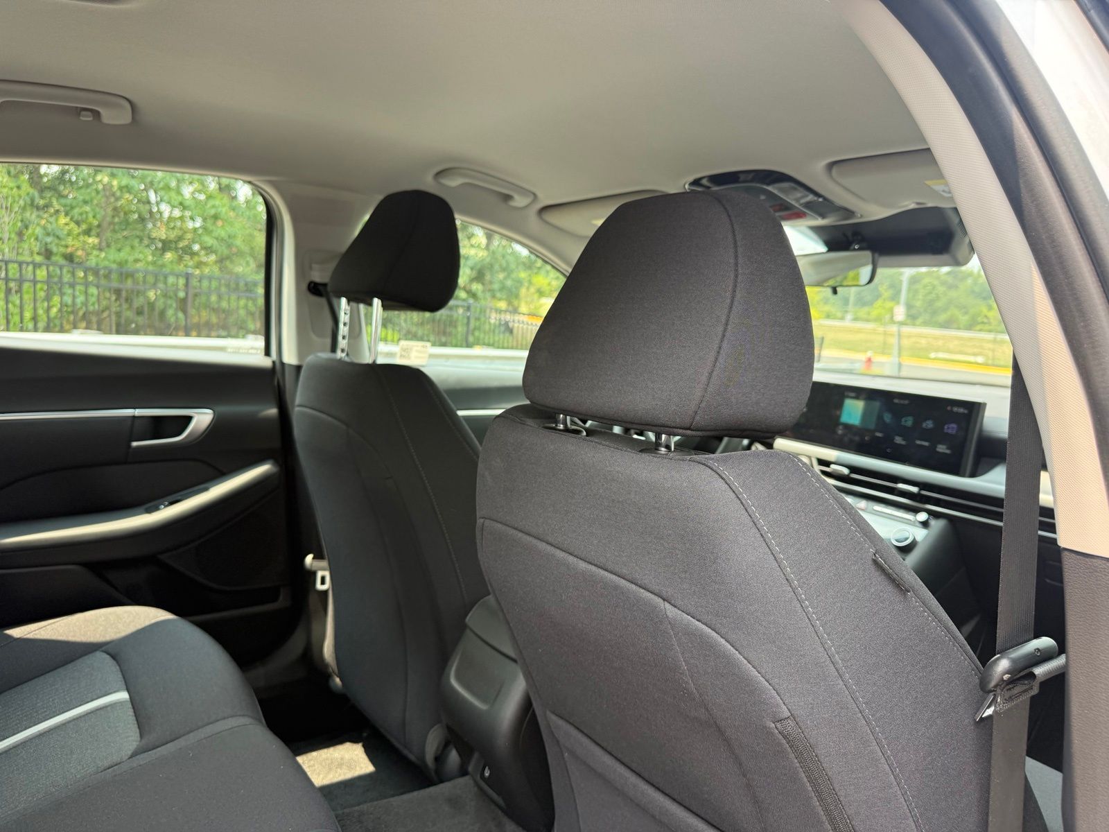 Used 2025 Silver Hyundai SEL image 26