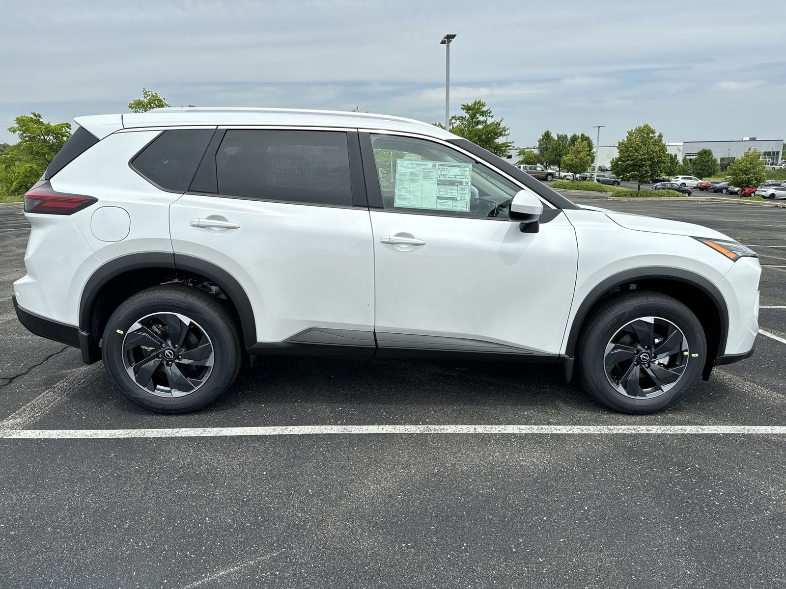 2024 Nissan Rogue SV 37