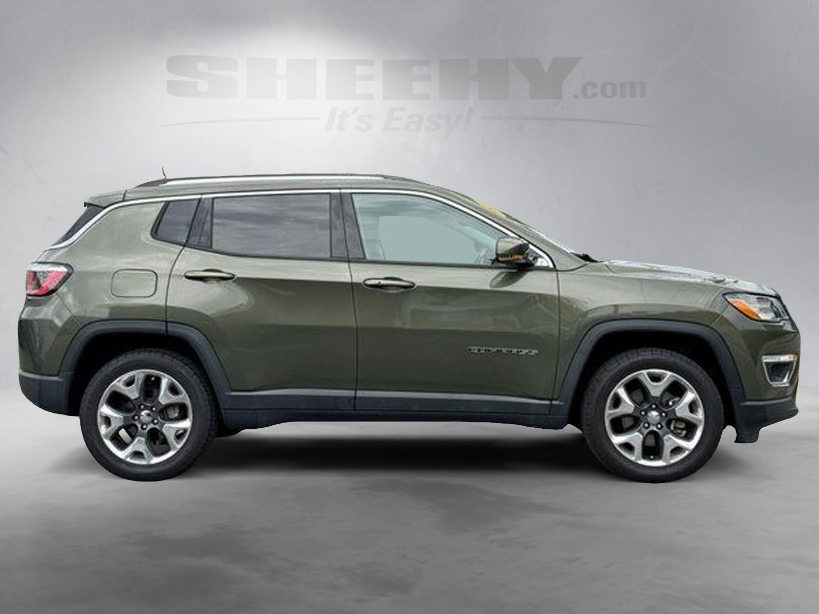 Used 2017 Olive Green Jeep Limited image 10