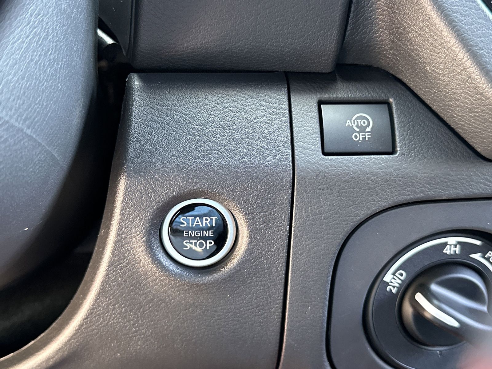 2025 Nissan Frontier PRO-4X photo 6