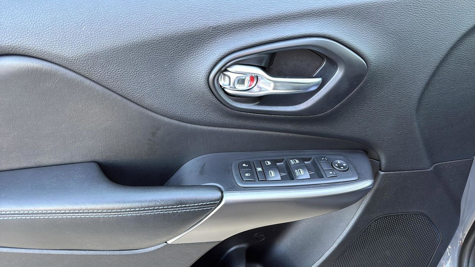 Used Car 2020 Jeep Cherokee  For Sale Under $20,000 In Austin, Texas