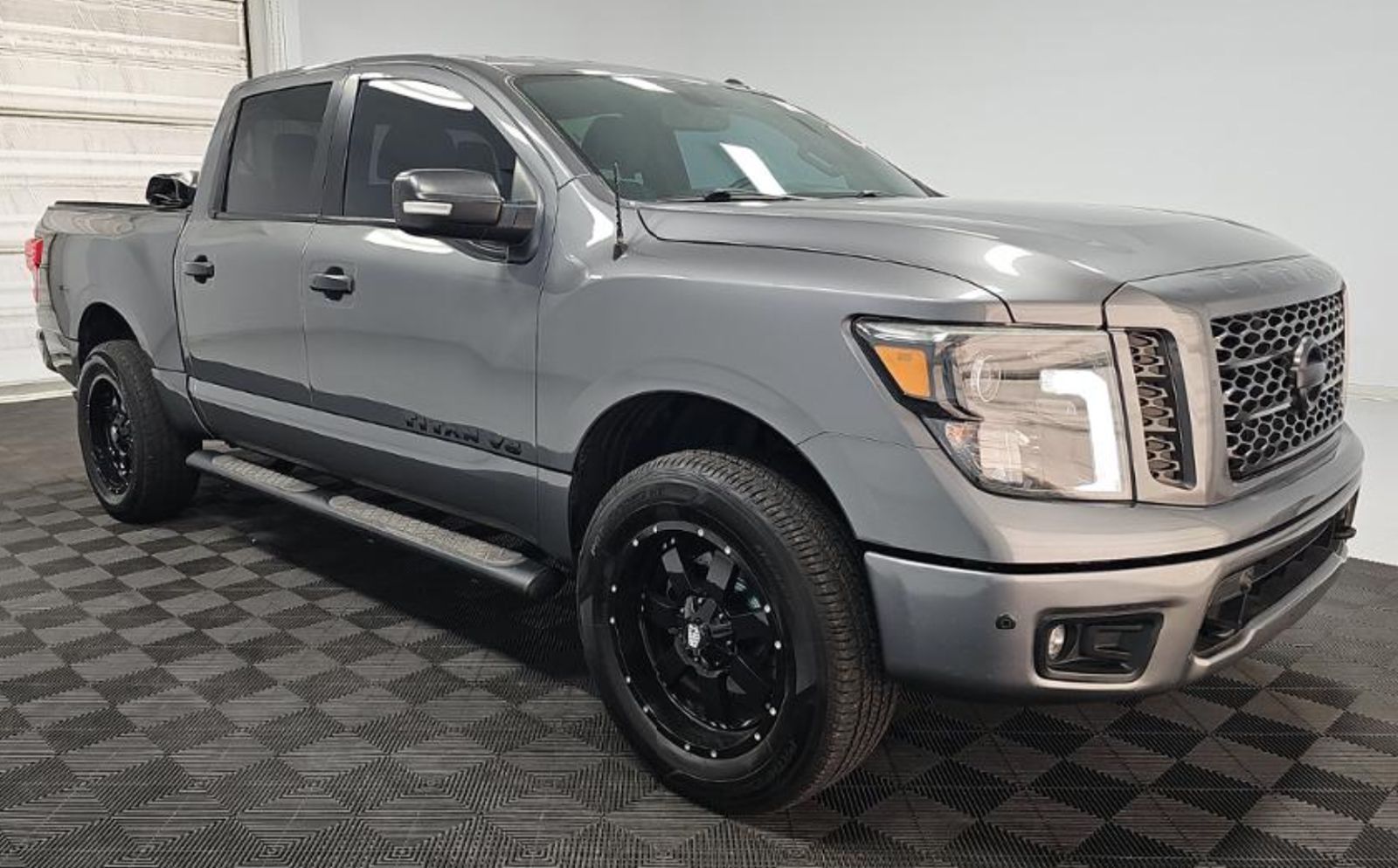 2019 Nissan Titan SL