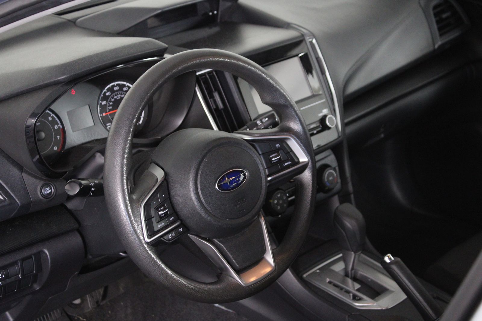 Used 2019 Silver Subaru 2.0i image 7