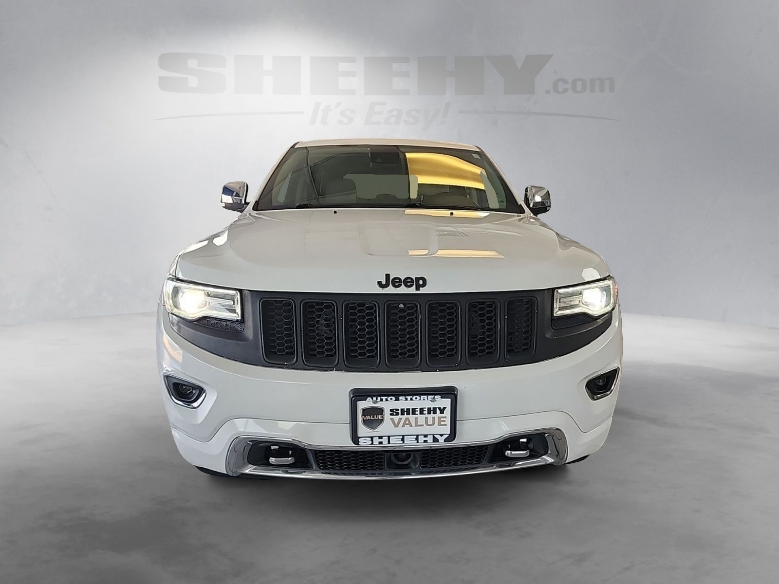 Used 2014 Bright White Clearcoat Jeep Overland image 17
