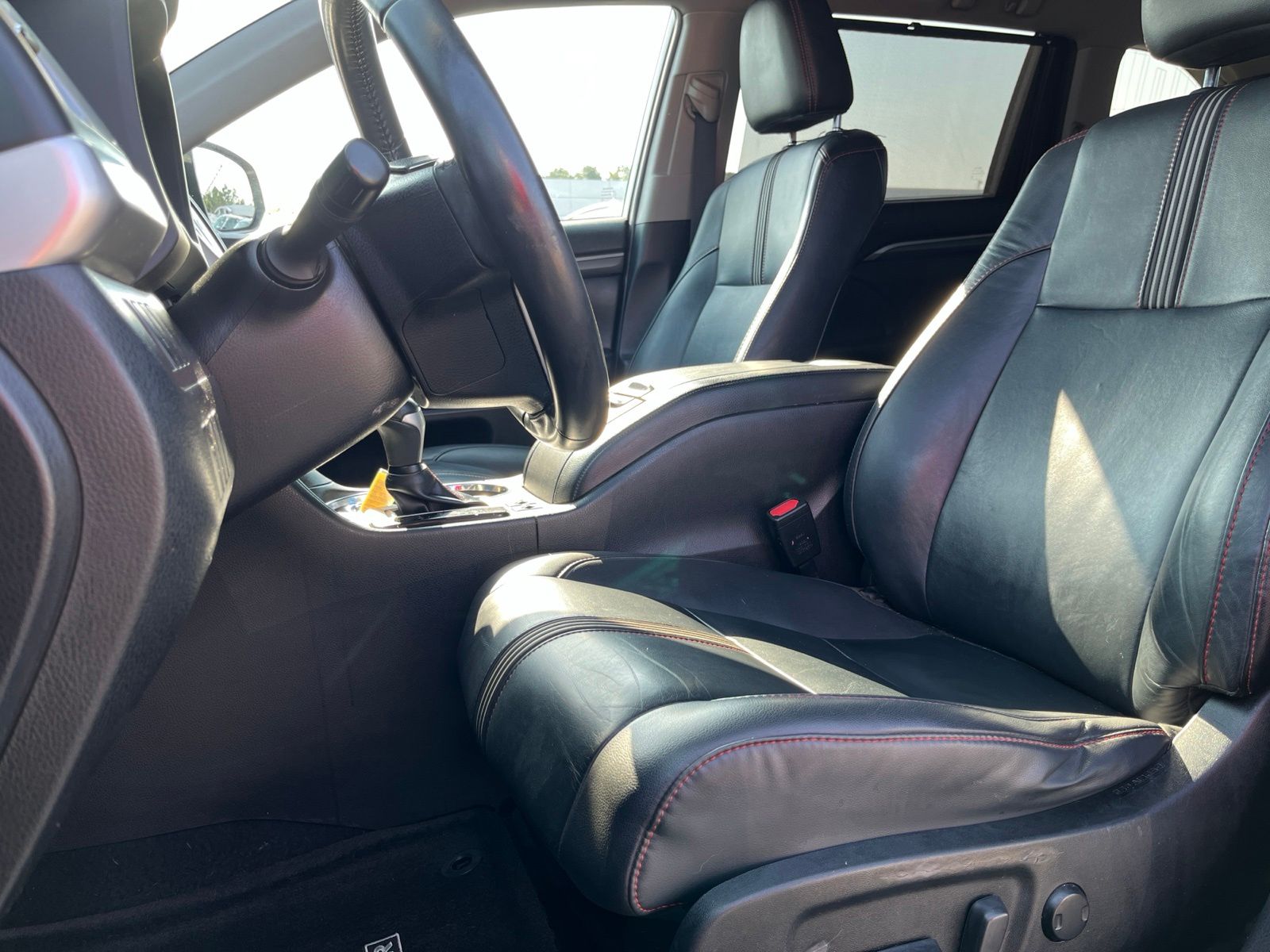 2019 Toyota Highlander SE - 7