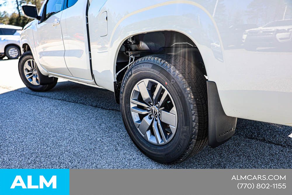 2025 Nissan Frontier SV - Photo 17