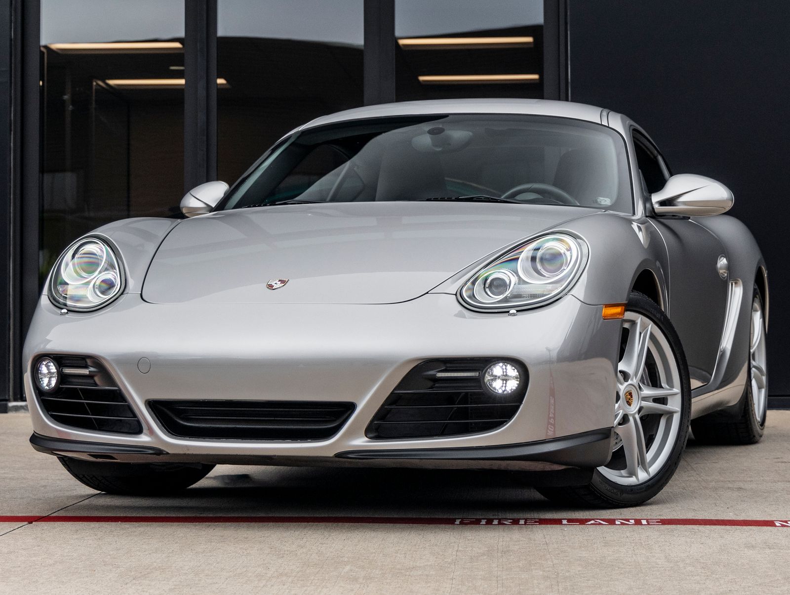 Gray (Platinum Silver Metallic) 2011 Porsche Cayman Coupe Rear-Wheel Drive 6-Speed Manual Overdrive