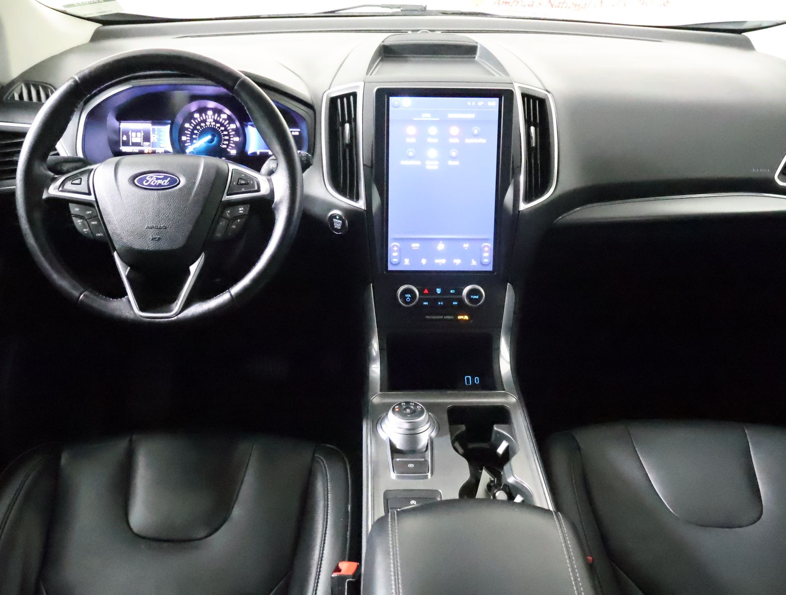 2022 Ford Edge Titanium photo