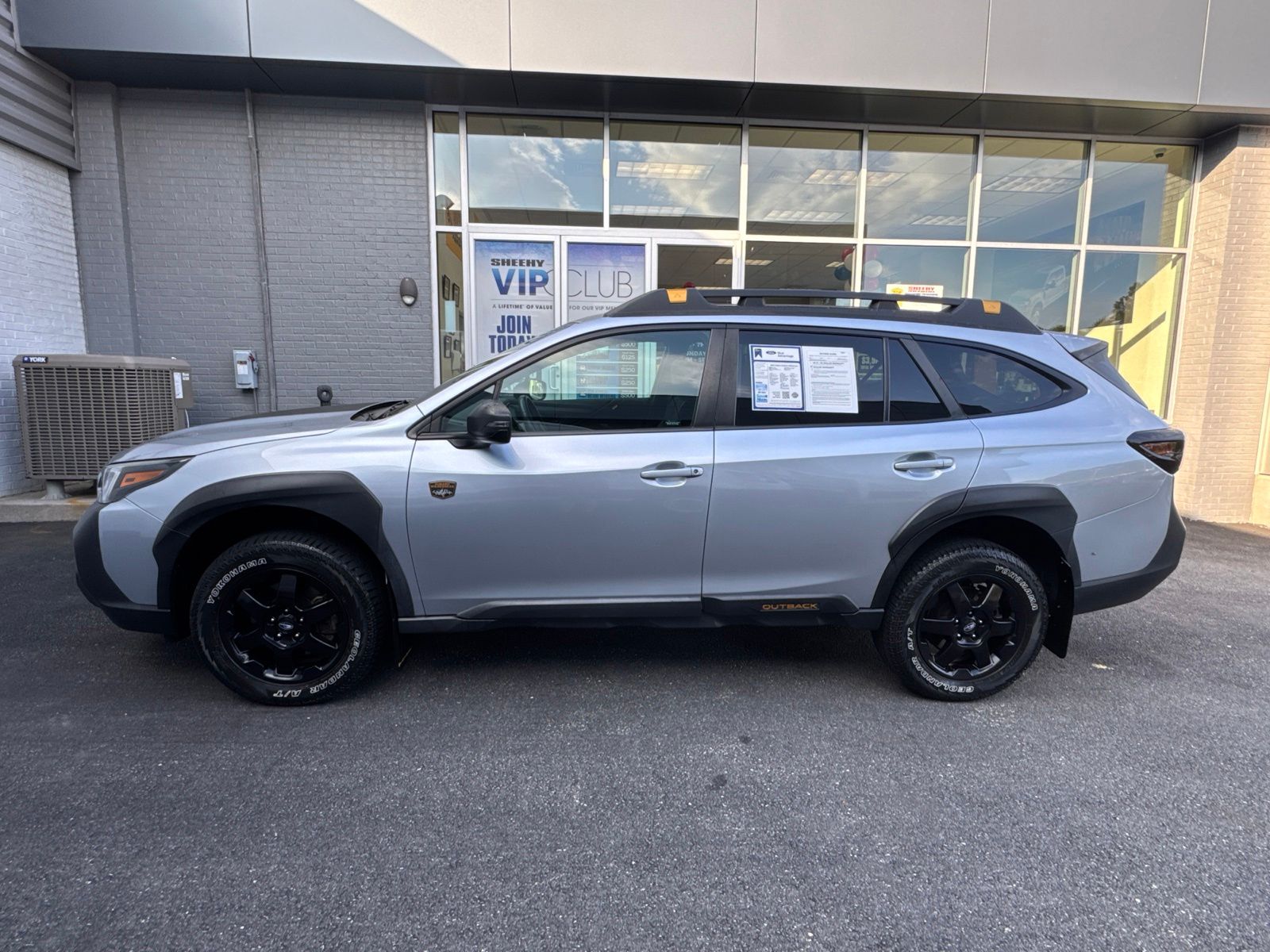 Used 2023 Ice Silver Metallic Subaru Wilderness image 9
