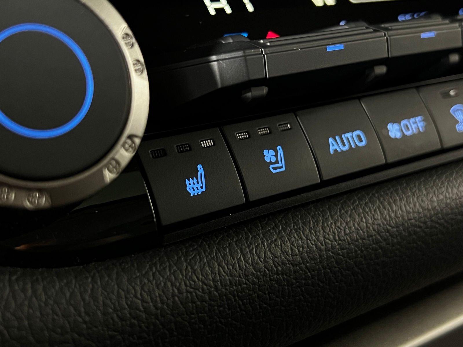 Thumbnail: 2023 Toyota Sequoia - 22