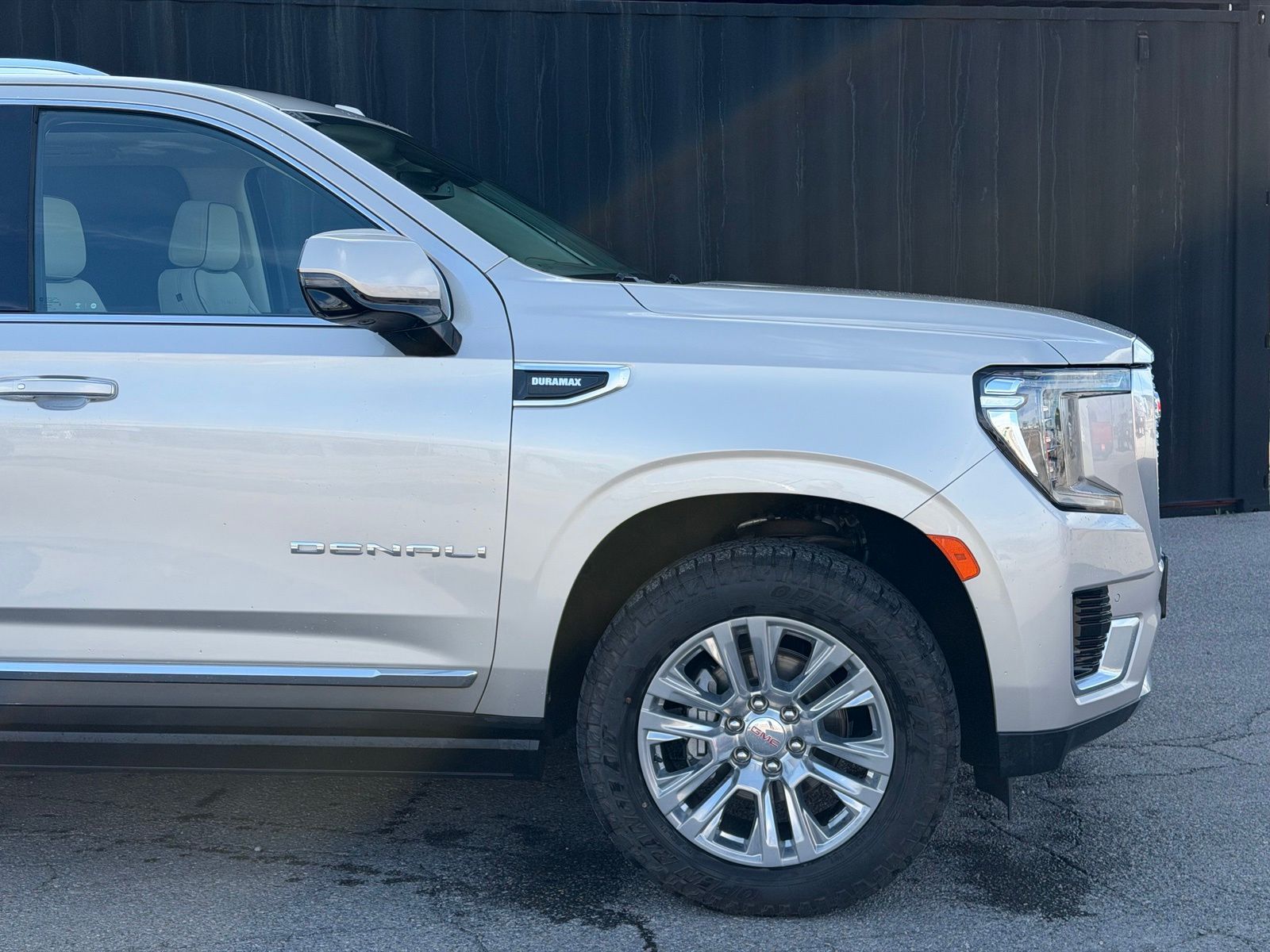Used 2023 GMC Yukon XL SUV