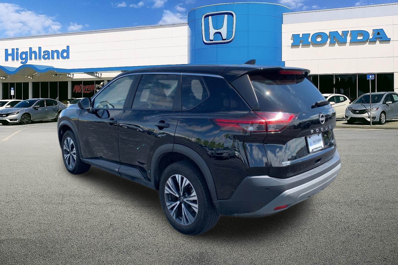 Used 2023 Black Nissan SV image 3