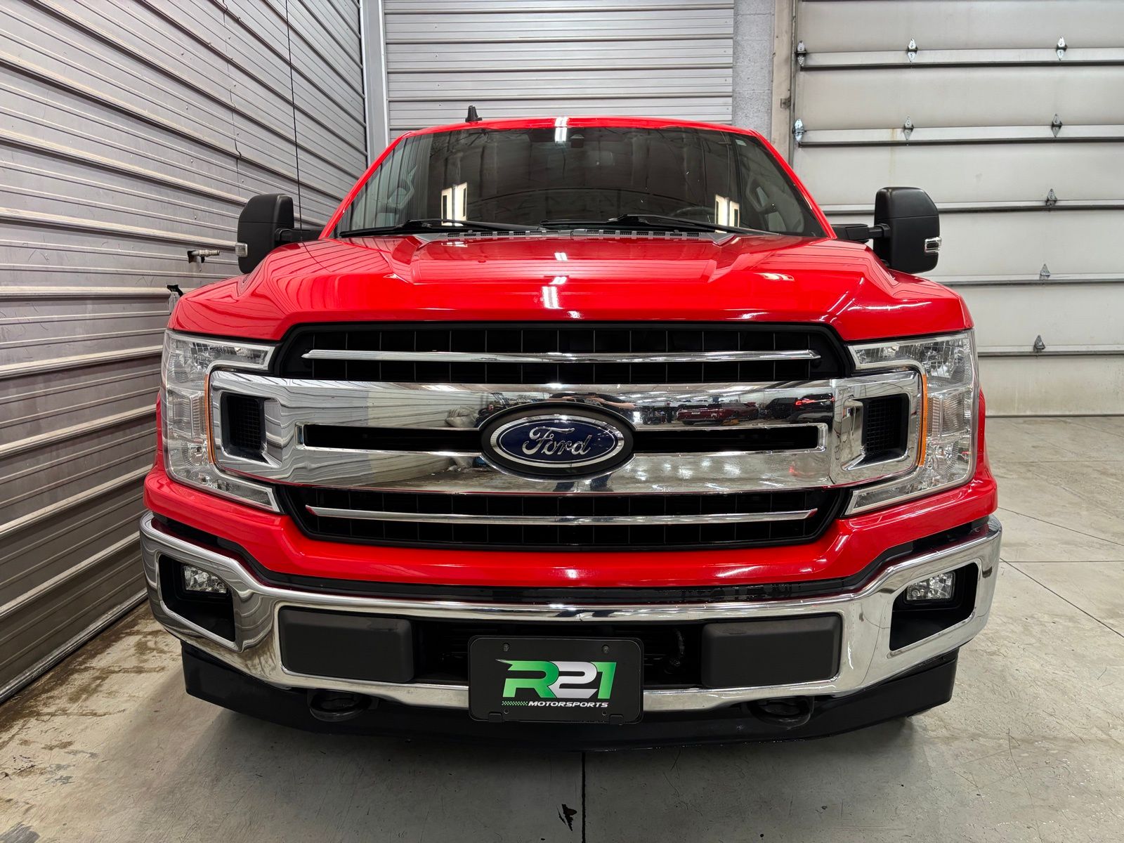 View vehicle photo 2