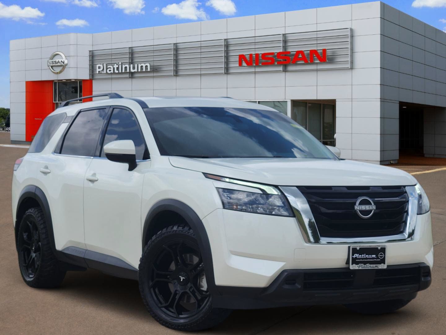 Pearl White Tricoat 2024 Nissan Pathfinder SUV / Crossover Front-Wheel Drive 9-Speed Automatic