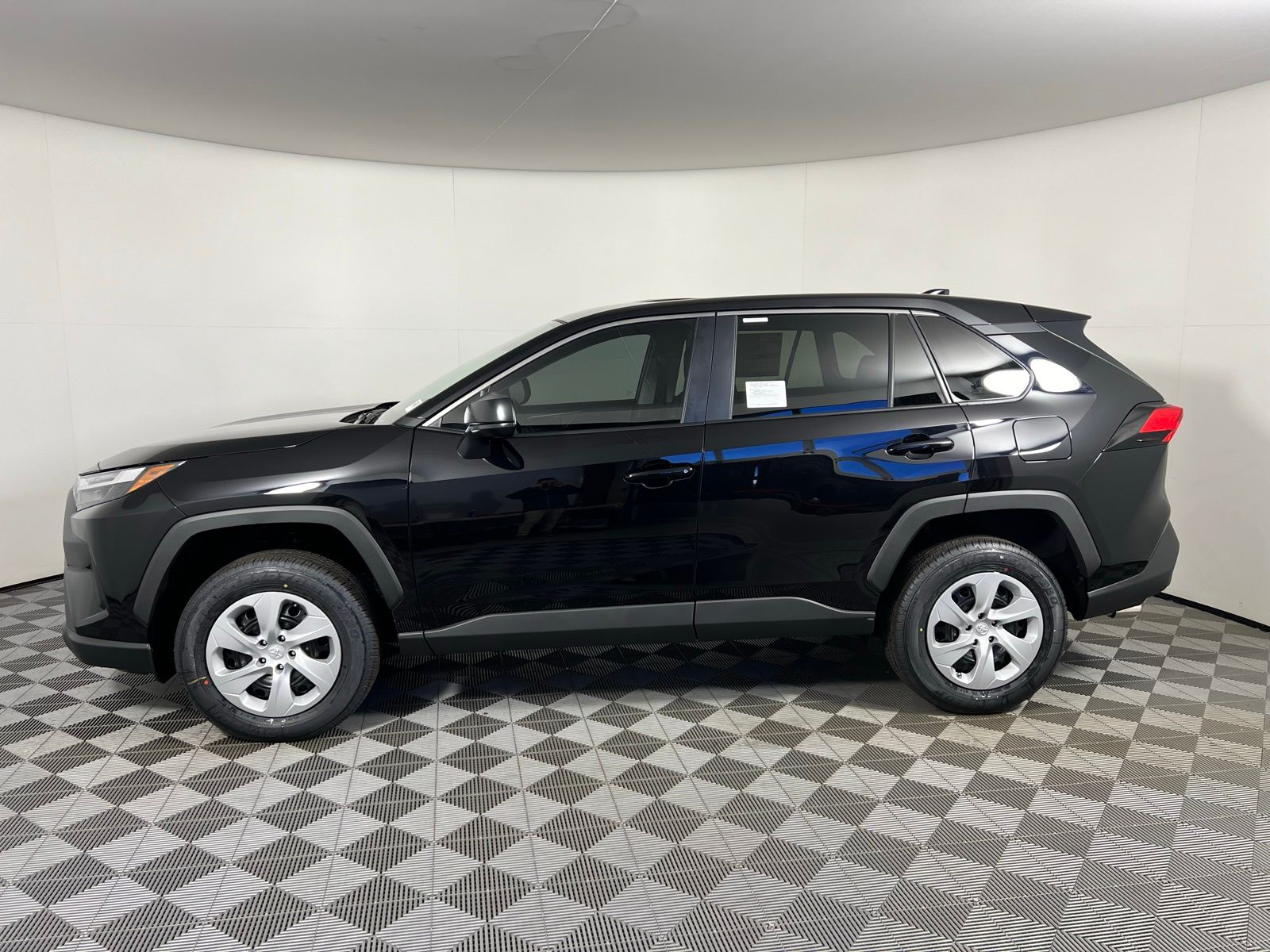 Thumbnail: 2025 Toyota RAV4 - 8