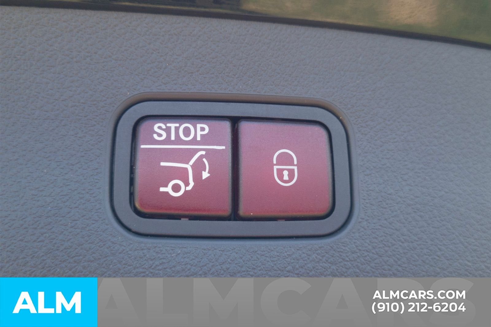 Used 2024 Black Mercedes-Benz GLC 300 image 10