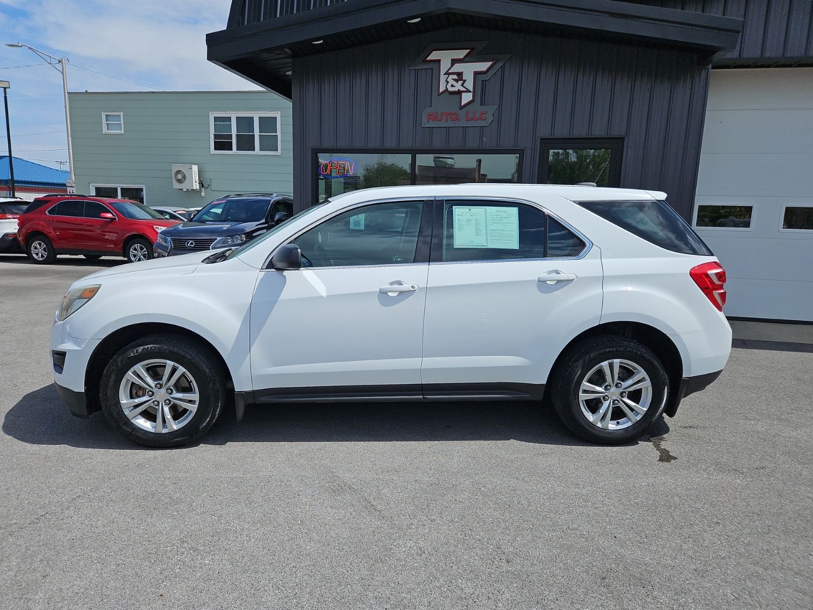 2017 Chevrolet Equinox LS - Photo 3