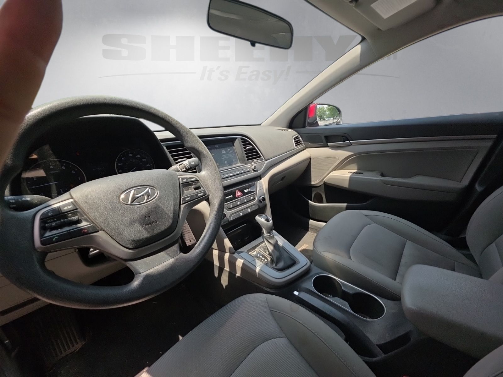 Used 2017 Red Hyundai SE image 3